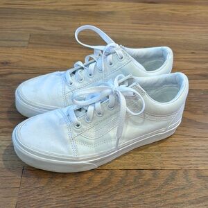 Like New Vans Old Skool True White Classic Women’s 6 Men’s 4.5